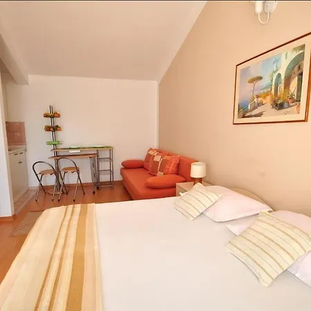 In With Sea View, Balcony, Air Conditioning, Wi-fi Duće