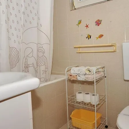 In With Sea View, Balcony, Air Conditioning, Wi-fi